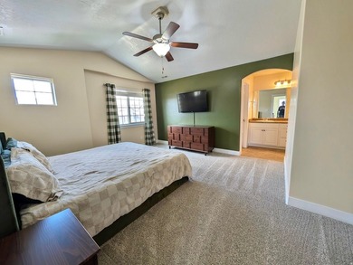 Welcome home to this beautifully maintained Eagle Mountain gem - photo 29