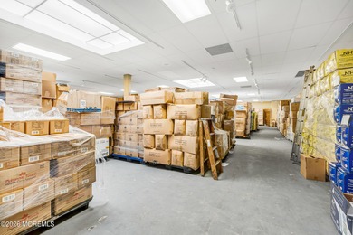 Great buy! Warehouse plus retail in prime location on Rt 35 - photo 37