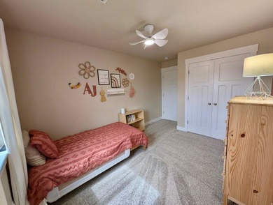 Welcome home to this beautifully maintained Eagle Mountain gem - photo 37