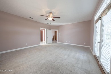 Spacious 3-bedroom, 2-bath traditional ranch-style brick home - photo 41