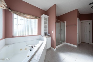 Spacious 3-bedroom, 2-bath traditional ranch-style brick home - photo 45