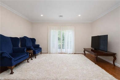 Welcome to this beautifully renovated 2-bedroom, 2-bathroom - photo 10