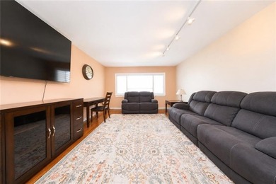 Unique package opportunity: includes the house and an adjoining - photo 5