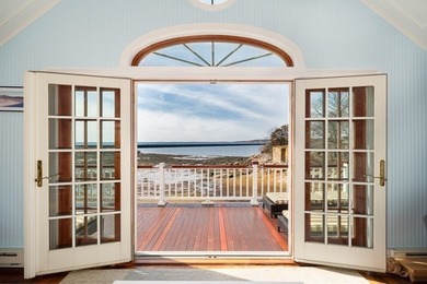 Presenting a rare waterfront Eastern Pt compound spanning 3 - photo 6