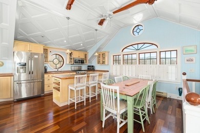 Presenting a rare waterfront Eastern Pt compound spanning 3 - photo 8