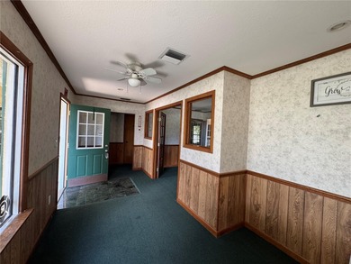 Charming downtown Frostproof building with endless potential! - photo 5