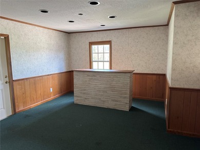 Charming downtown Frostproof building with endless potential! - photo 8
