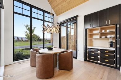 Set on more than four pristine acres beneath the iconic backdrop - photo 10