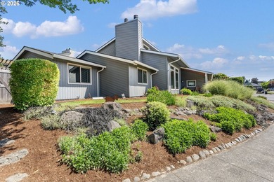 Just a block from Fairview lake, this beautifully maintained - photo 2