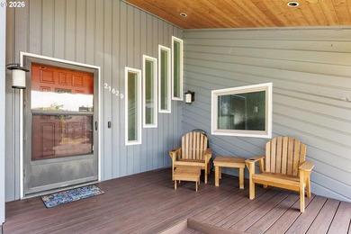 Just a block from Fairview lake, this beautifully maintained - photo 5