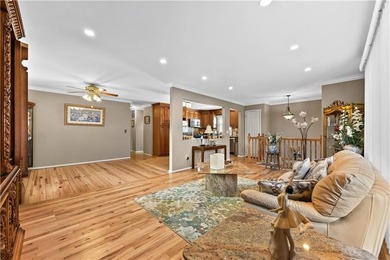 Discover this spacious Detached home in highly sought after - photo 5