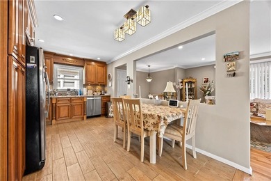 Discover this spacious Detached home in highly sought after - photo 8