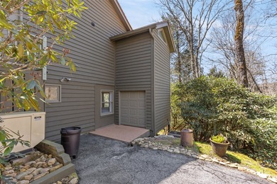 Located on a 1.27 acre view lot only minutes to downtown - photo 4