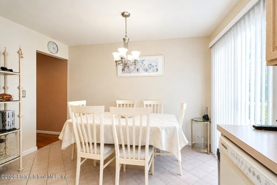 Come bring your imagination, and vision to this great townhouse - photo 6