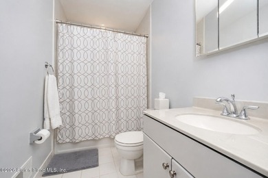 Come bring your imagination, and vision to this great townhouse - photo 10