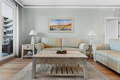 This beautifully updated, turnkey lakeview condo at Laketown - photo 2