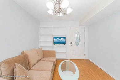 Welcome to 548 Ilyssa Way, a beautifully maintained - photo 3
