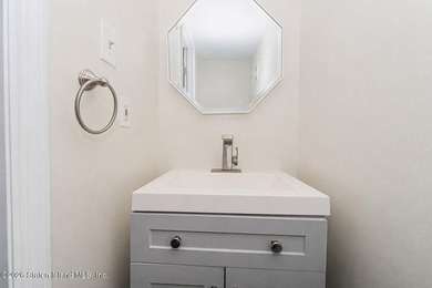 Welcome to 548 Ilyssa Way, a beautifully maintained - photo 4