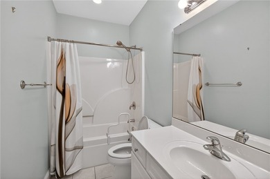 Welcome to this beautifully maintained 3 bedroom, 3 full bath - photo 20
