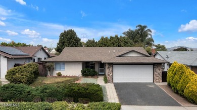 Charming Home with spacious backyard and frontyard Has new paint - photo 1