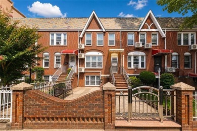 Welcome to this spacious brick single-family home that offers - photo 2
