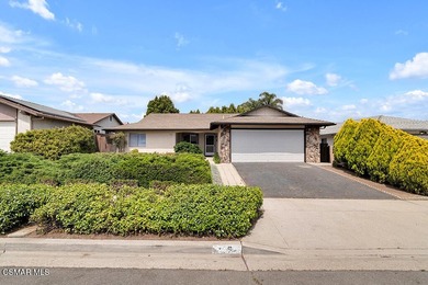 Charming Home with spacious backyard and frontyard Has new paint - photo 3