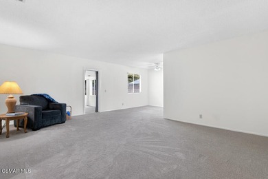 Charming Home with spacious backyard and frontyard Has new paint - photo 5