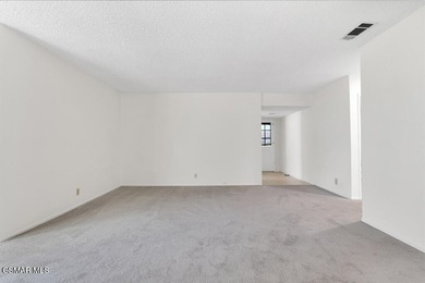 Charming Home with spacious backyard and frontyard Has new paint - photo 6