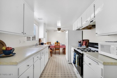 Charming Home with spacious backyard and frontyard Has new paint - photo 10