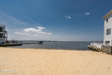 Enjoy waterfront living in this spacious 4-bedroom, 2-bath home - photo 31