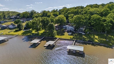 Beautiful lakefront home with breathtaking views of the Lake of - photo 2