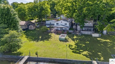 Beautiful lakefront home with breathtaking views of the Lake of - photo 3