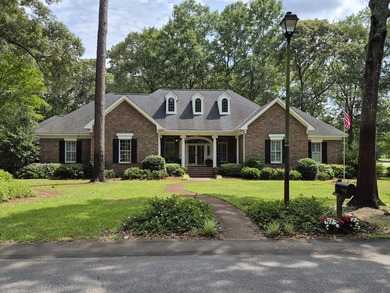 Are you looking for a unique executive home on a golf course? - photo 1