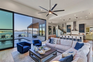 Perfectly positioned in the center of Cardinal Cove, this - photo 4