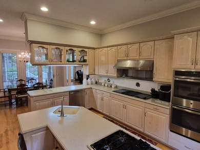 Are you looking for a unique executive home on a golf course? - photo 9