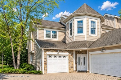 Welcome to one of the most luxurious communities on Staten - photo 1
