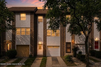 Welcome to 102 Cebra Avenue! This spacious 2-3 bedroom - photo 3