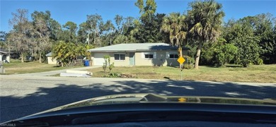 Caloosahatchee River Home For Sale in Fort Myers Florida