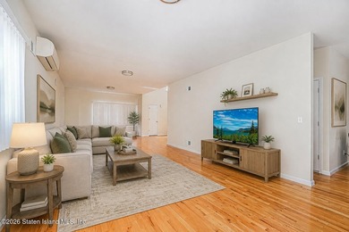 Welcome to 6 Clinton Court! This impressive single family Side - photo 5