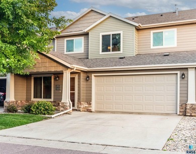 Enjoy easy, low-maintenance living in desirable southeast Sioux - photo 1