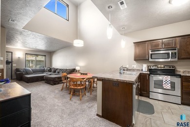 Enjoy easy, low-maintenance living in desirable southeast Sioux - photo 4