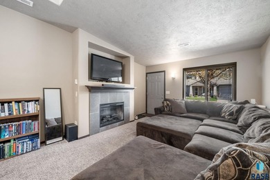 Enjoy easy, low-maintenance living in desirable southeast Sioux - photo 6