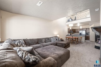 Enjoy easy, low-maintenance living in desirable southeast Sioux - photo 7