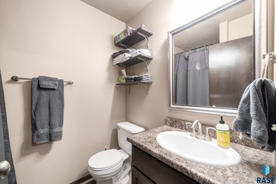 Enjoy easy, low-maintenance living in desirable southeast Sioux - photo 8