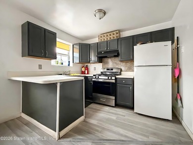 939 Post Avenue is a single-family home located on a corner lot - photo 6