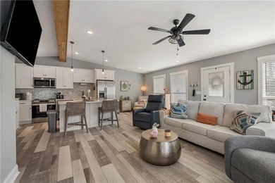 Wake up to breathtaking waterfront views in this stunning home - photo 5