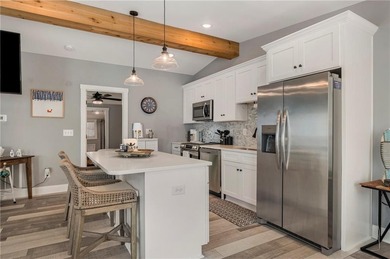 Wake up to breathtaking waterfront views in this stunning home - photo 10