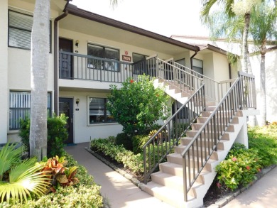 (private lake, pond, creek) Condo For Sale in Lake Worth Florida