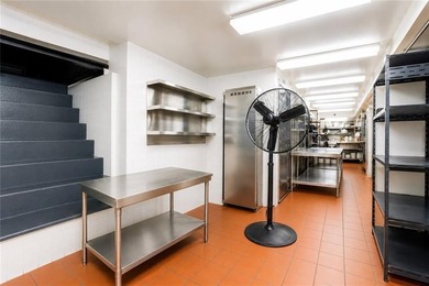 Amazing Business For Sale - Bar/Restaurant in Prime Bay Ridge - photo 5