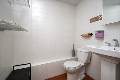 Amazing Business For Sale - Bar/Restaurant in Prime Bay Ridge - photo 6